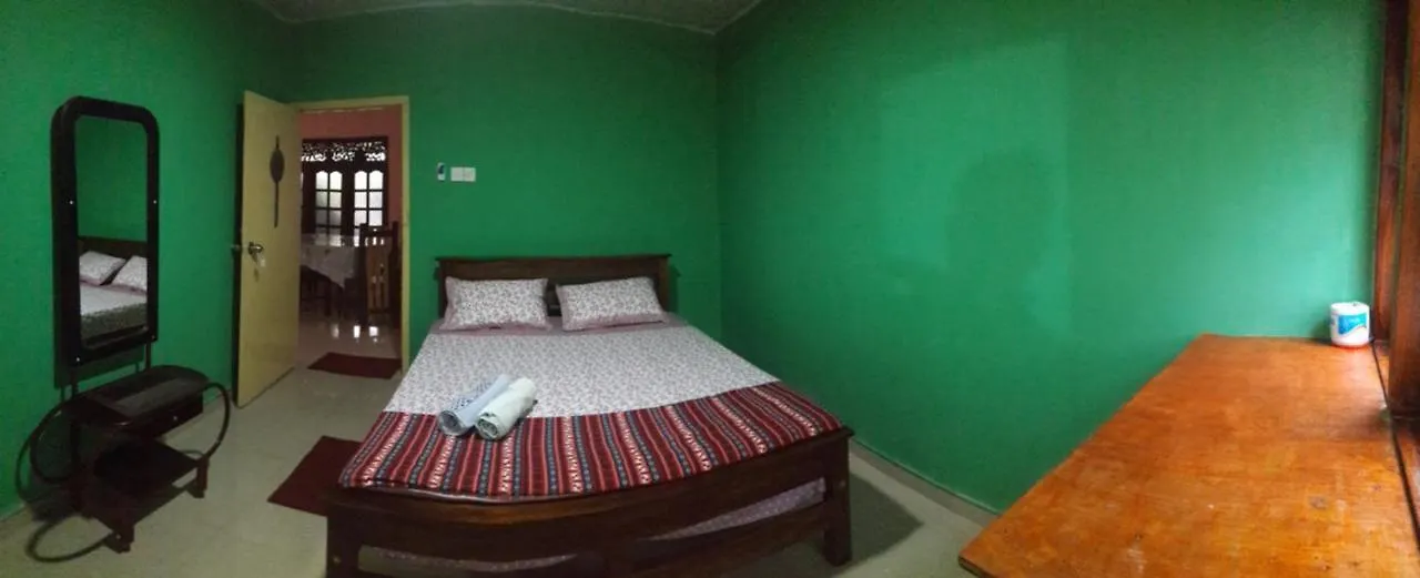 Apple Sara Home Stay Kandy Sri Lanka